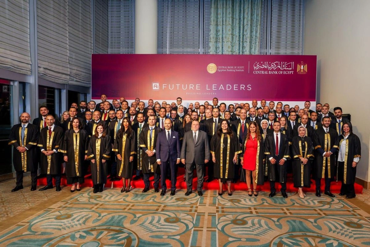 محافظ البنك المركزي يشهد حفل تخرج دفعات جديدة