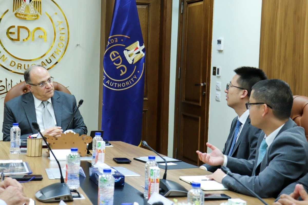 هيئة الدواء تبحث مع هواوي مصر