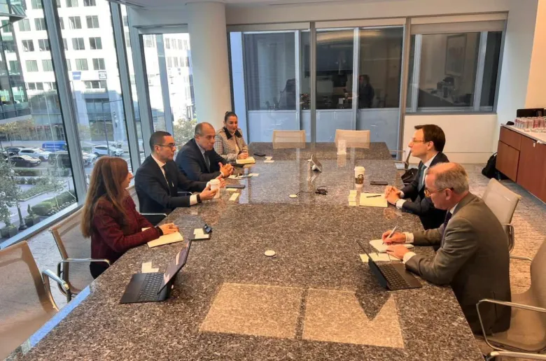 وزير الاستثمار خلال اجتماعه قيادات شركة Visa العالمية