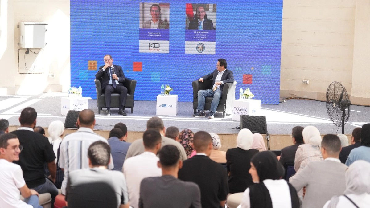 وزير المالية خلال قمة تكني