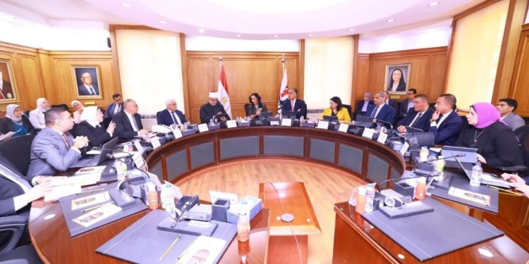 وزيرة التضامن ورئيسة بنك ناصر