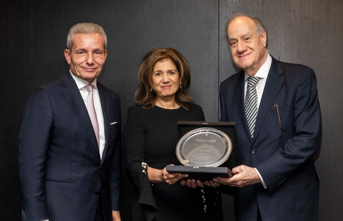 رندة الصادق جائزة الإسهامات المتميزة