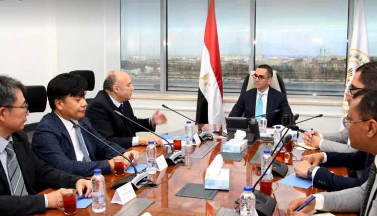 وزير الاستثمار يبحث مع إل جي مصر1