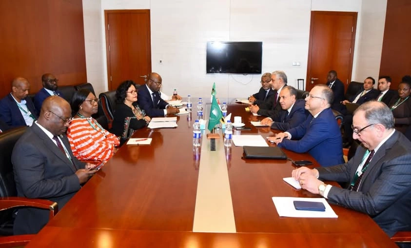 التعاون مع البنوك والمؤسسات المالية القارية