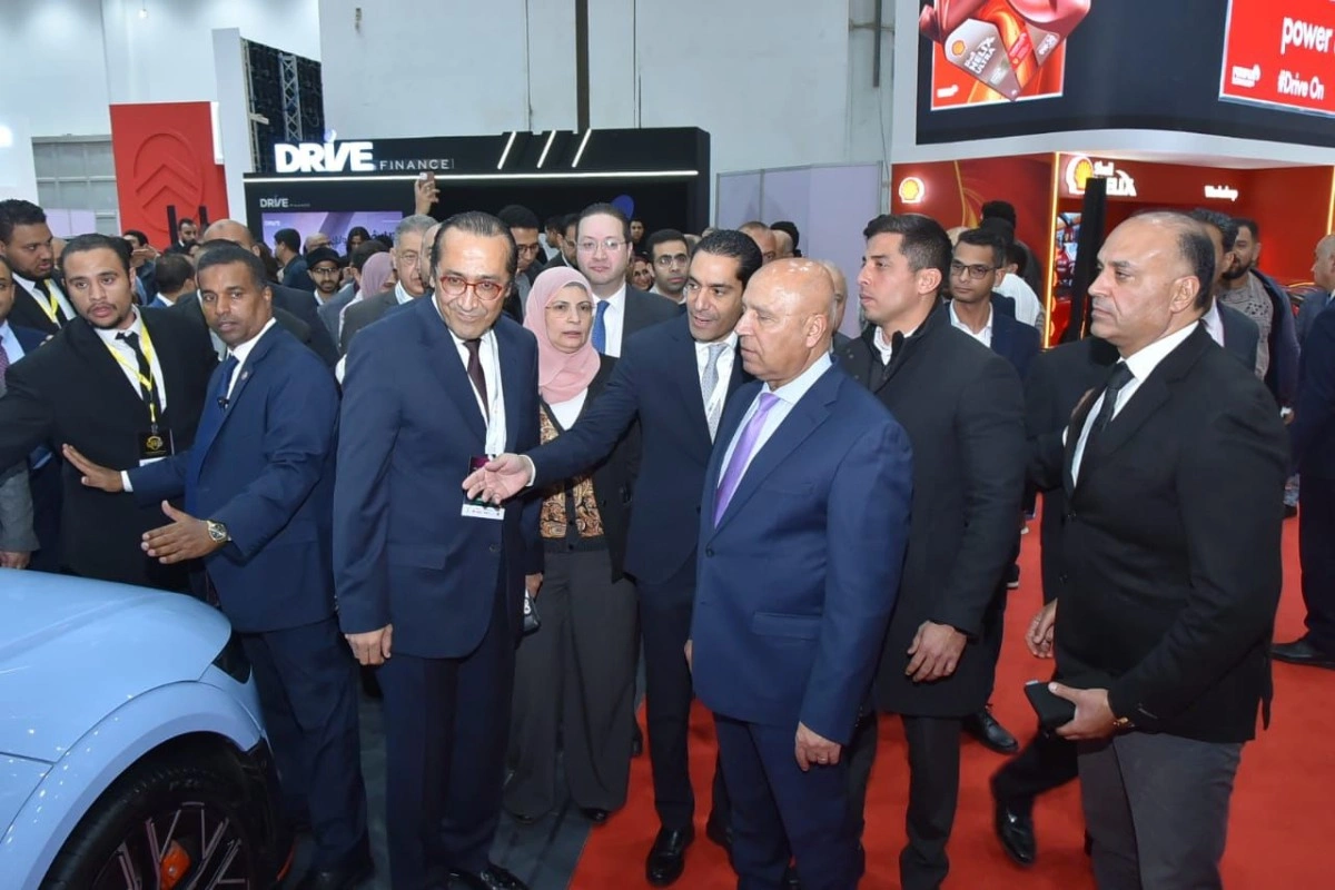 زيارة كامل الوزير لمعرض اوتو