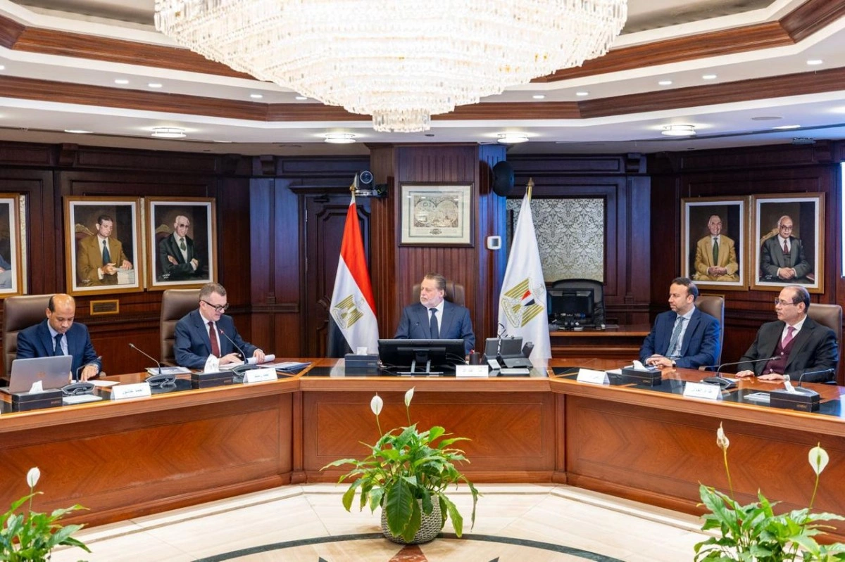 محافظ البنك المركزي المصري يبحث مع  وزير التخطيط 2