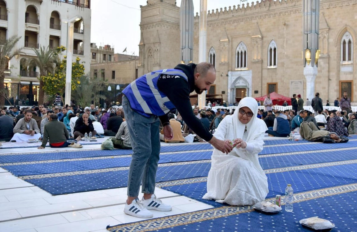 حملة إفطار صائم بتكية آل البيت