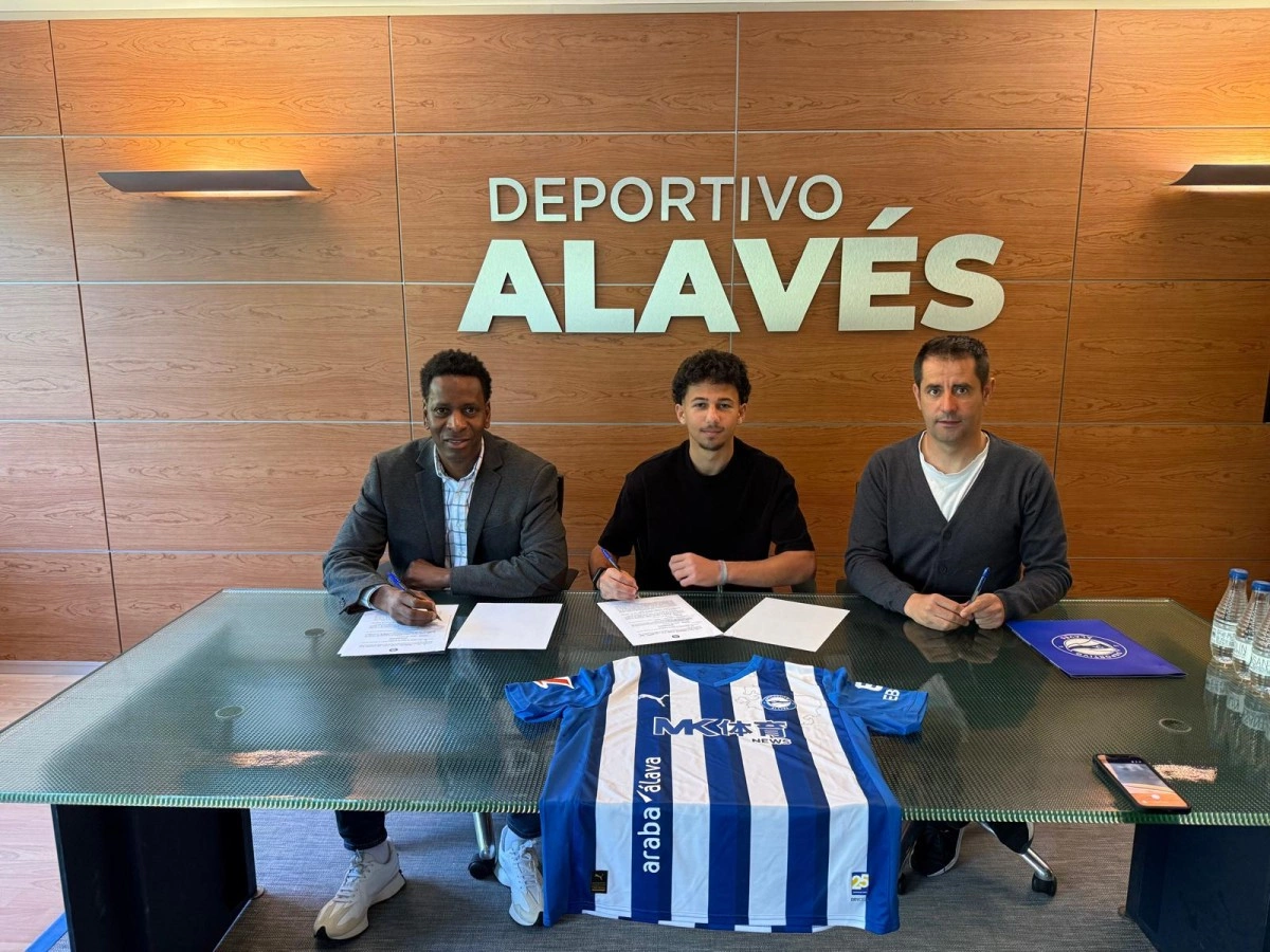 اللاعب عمر ياسر3