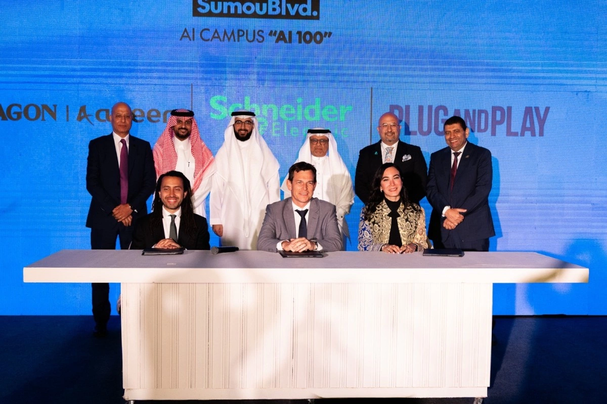 شنايدر إلكتريك، وباراجون أدير