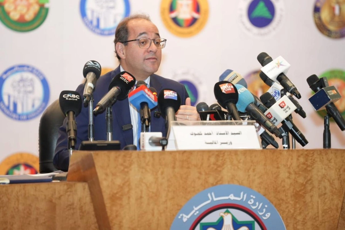 وزير المالية خلال المؤتمر الصحفي2