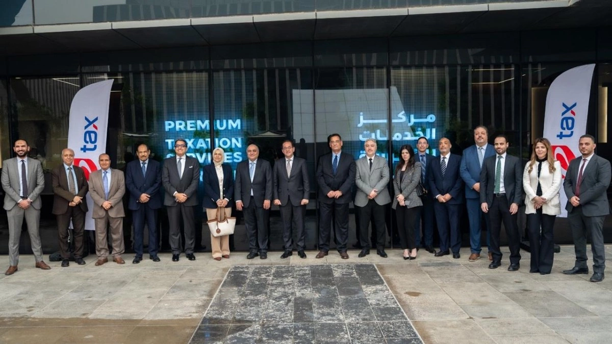 وزير المالية.. فى جولة ميدانية بأول مركز للخدمات الضريبية1