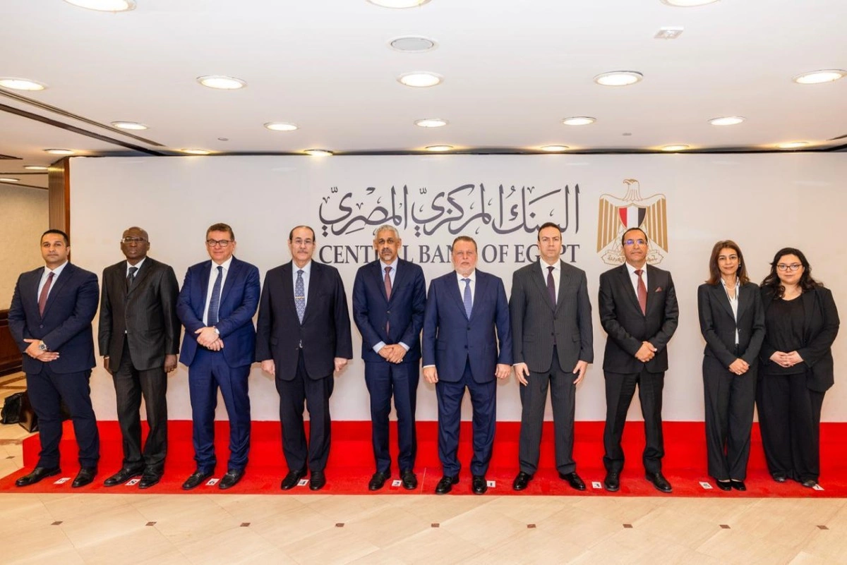 محافظ البنك المركزي المصري يلتقي رئيس مجموعة بنك التنمية الإفريقي